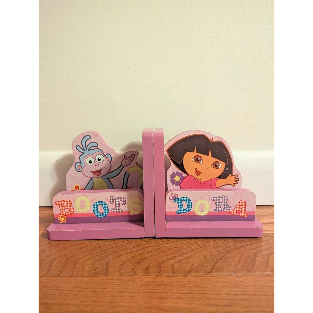 Dora The Explorer Dora And Boots Pink Bookends 2010 Viacom Delta Kids